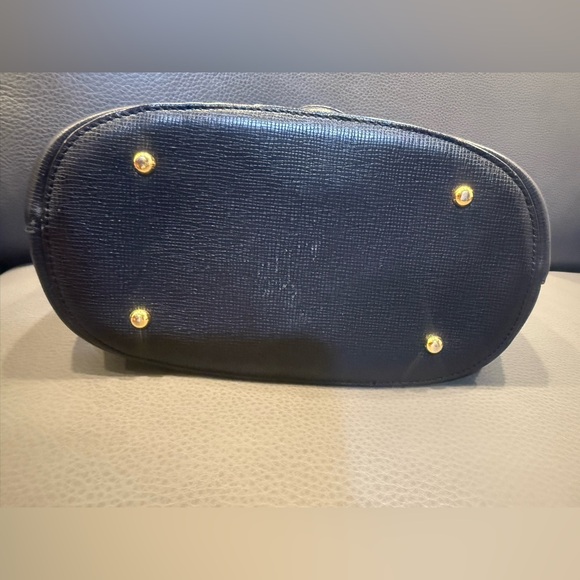 Authentic MCM Vintage Black Leather Tote Bag – Gold Logo Hardware, Classic - Picture 14 of 16